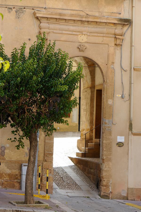 Il Cortile Del Marchese Beccadelli Acomodação com café da manhã Sambuca di Sicilia Exterior foto